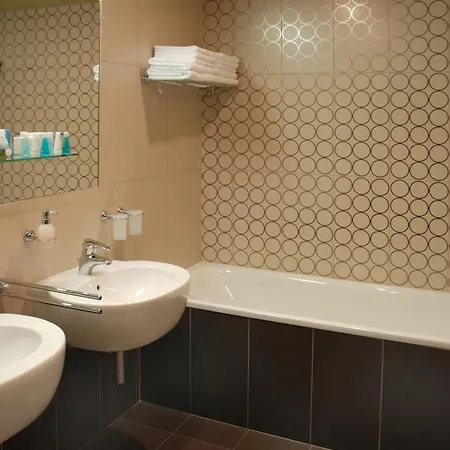 מלון Boutique Zlaty Dukat 4*